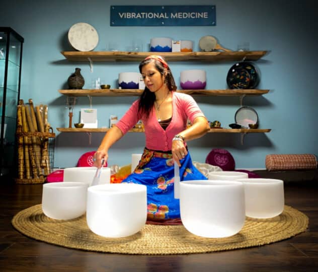 Crystal Singing Bowls for Wellness Practitioners A Guide to Play