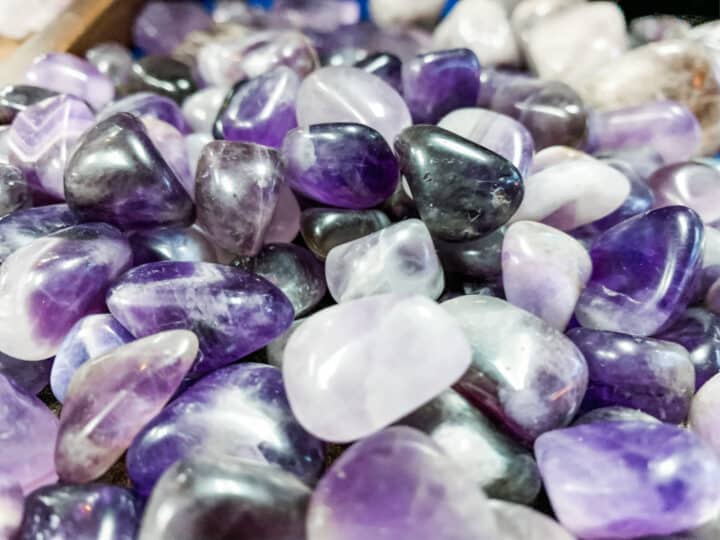 amethyst as 5 vibrational practices for the waning moon