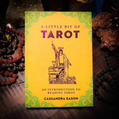 THEOMSHOPPE CSB A Little Bit of Tarot: An Introduction to Reading Tarot
