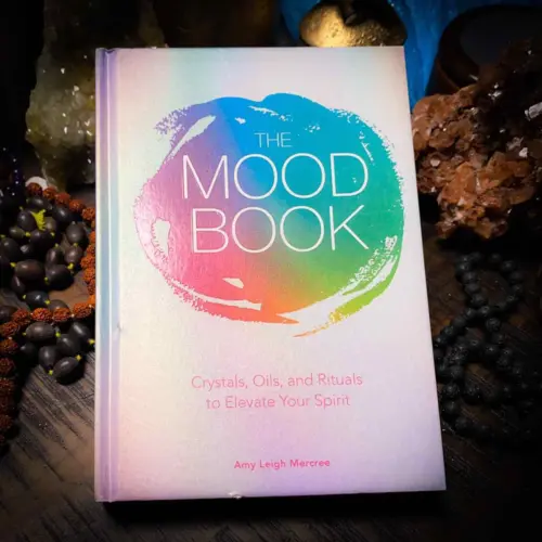 THEOMSHOPPE CSB The Mood Book: Crystals, Oils, and Rituals to Elevate Your Spirit